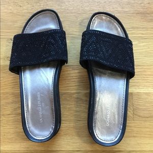 Donald J Pliner black sandals